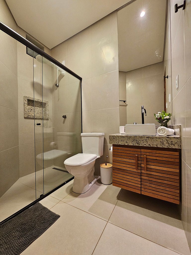 Bright studio apartment just steps from the beach