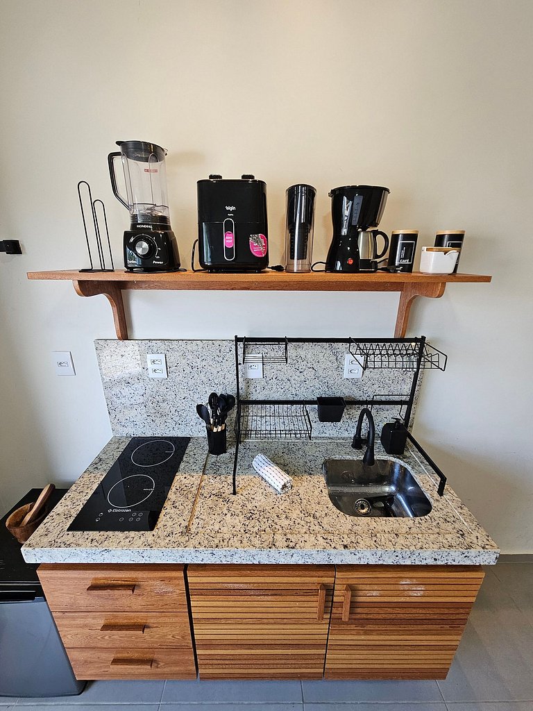 Bright studio apartment just steps from the beach