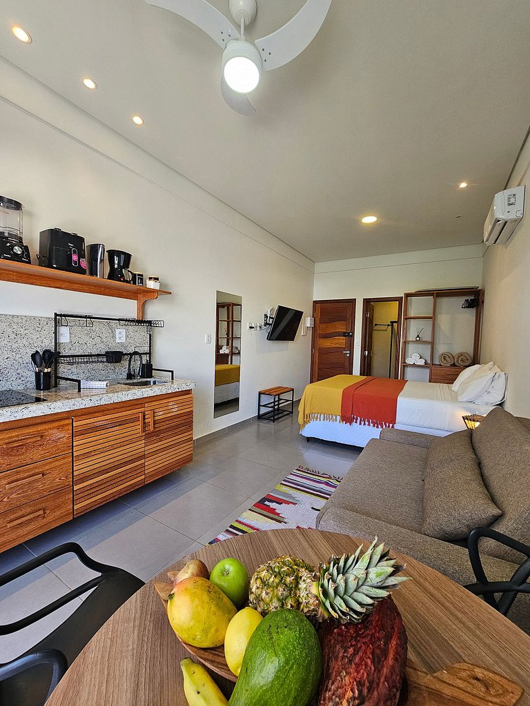 Bright studio apartment just steps from the beach